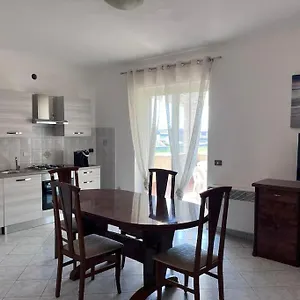  Apartment Fco Airport Titina's House